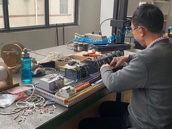 四川雞精包裝機械設(shè)計圖